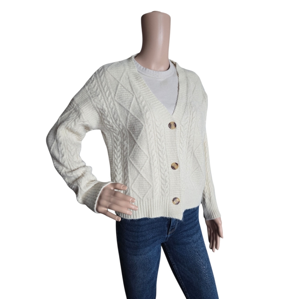 Women's Cream Oversized V-Neck Cable Knit Cropped Cardigan Sweater - Picture 9 of 16